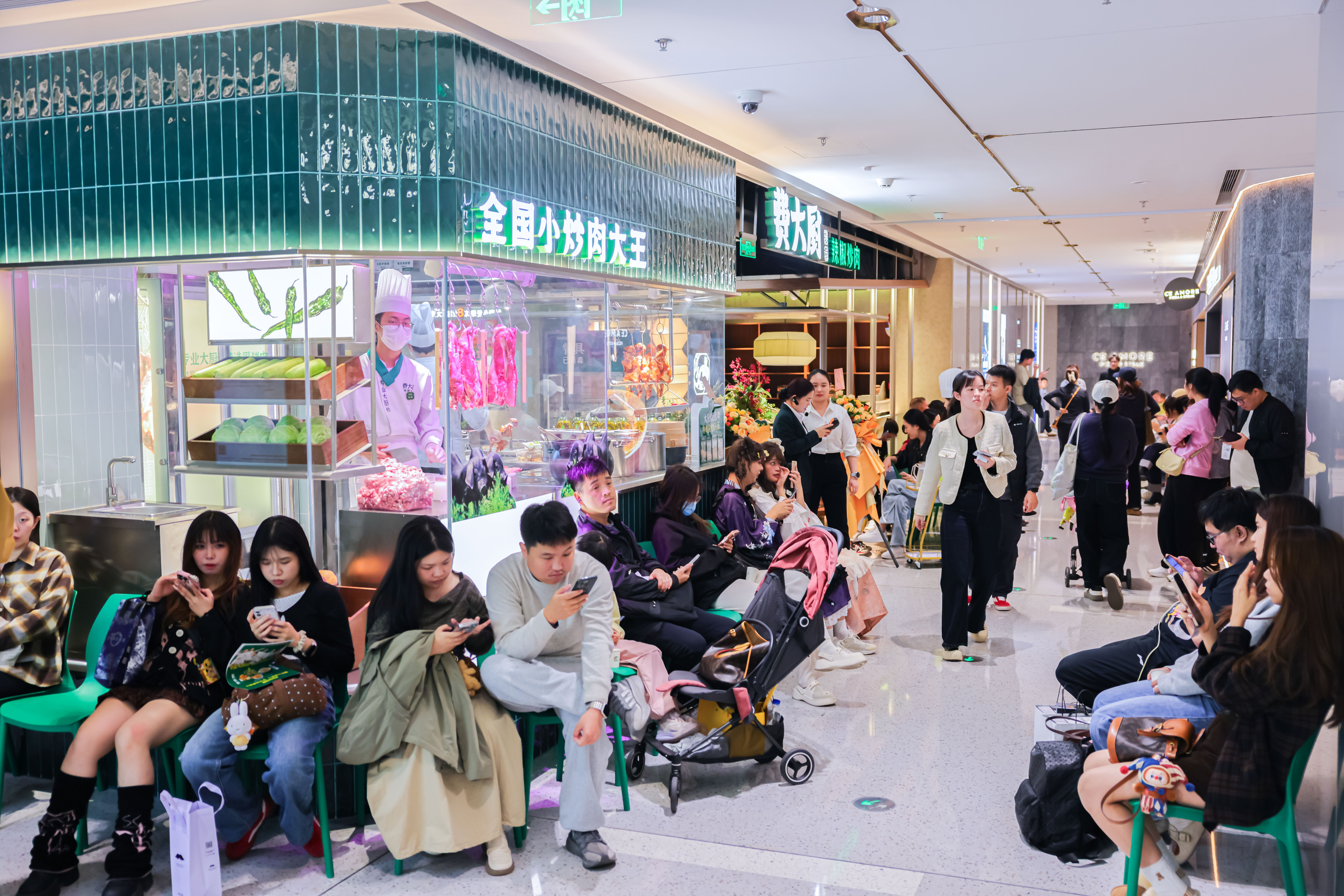 革新餐饮体验从厨房到餐桌全程可视化CQ9传奇电子费大厨深圳明档厨房(图3) 革新餐饮体验从厨房到餐桌全程可视化CQ9传奇电子费大厨深圳明档厨房(图3)